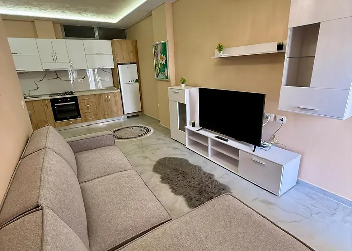 Ajan Alushani Apartamento Golem (Tirana)