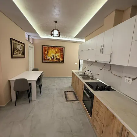 Apartament Ajan Alushani *