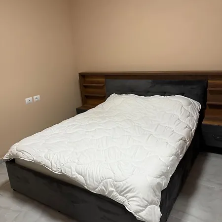 Apartament Ajan Alushani